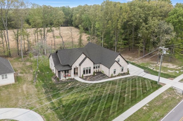 2022 COUNTRY CLUB DRIVE, Tullahoma, TN 37388