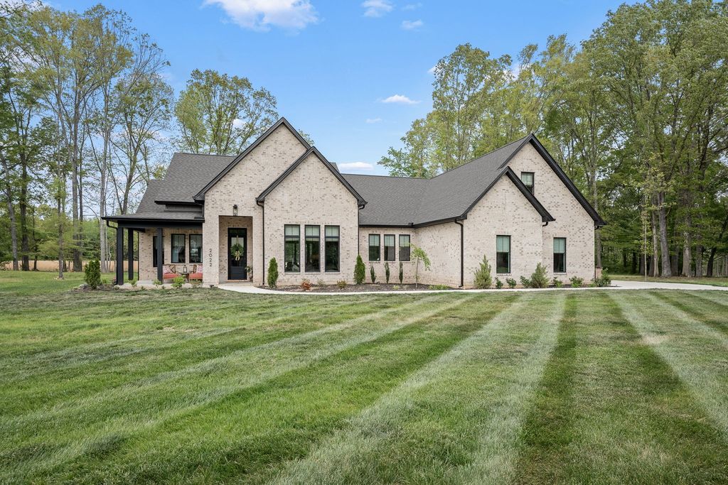2022 COUNTRY CLUB DRIVE, Tullahoma, TN 37388