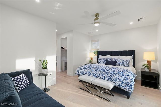 1794 Holiday LN, Naples, FL 34104