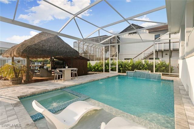 1794 Holiday LN, Naples, FL 34104