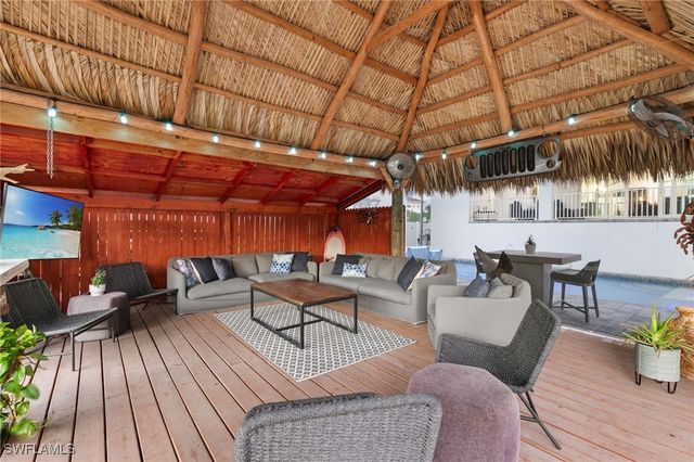 1794 Holiday LN, Naples, FL 34104