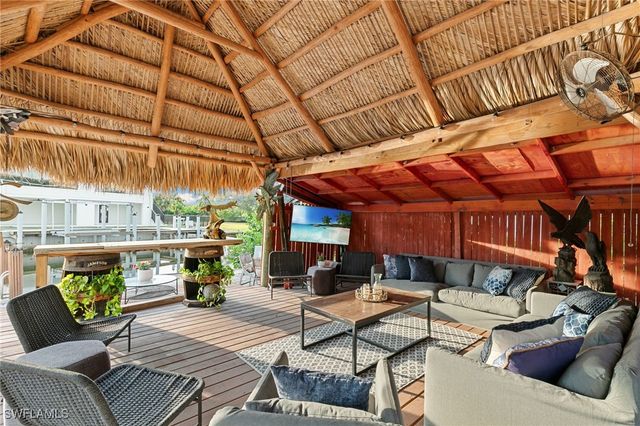 1794 Holiday LN, Naples, FL 34104