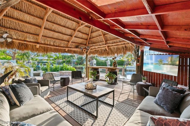 1794 Holiday LN, Naples, FL 34104