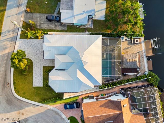 1794 Holiday LN, Naples, FL 34104