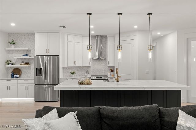 1794 Holiday LN, Naples, FL 34104