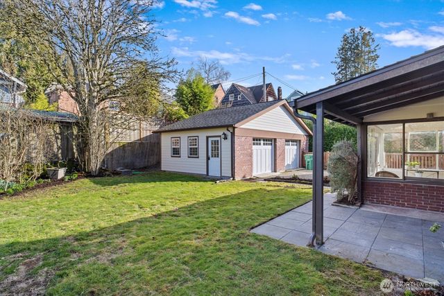 7314 16th Avenue NE, Seattle, WA 98115