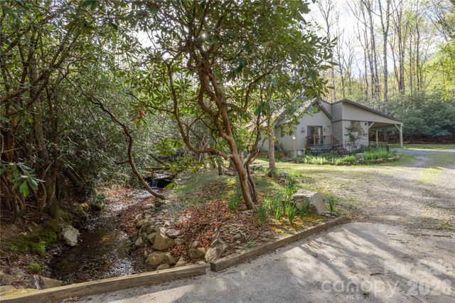 70 Aberdeen Lane, Pisgah Forest, NC 28768