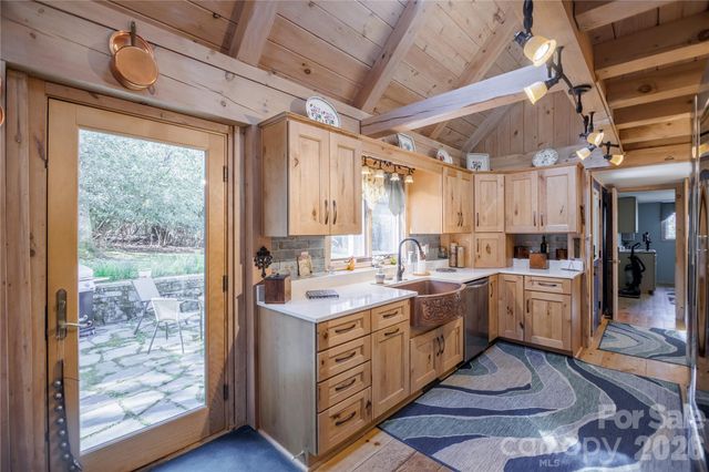70 Aberdeen Lane, Pisgah Forest, NC 28768