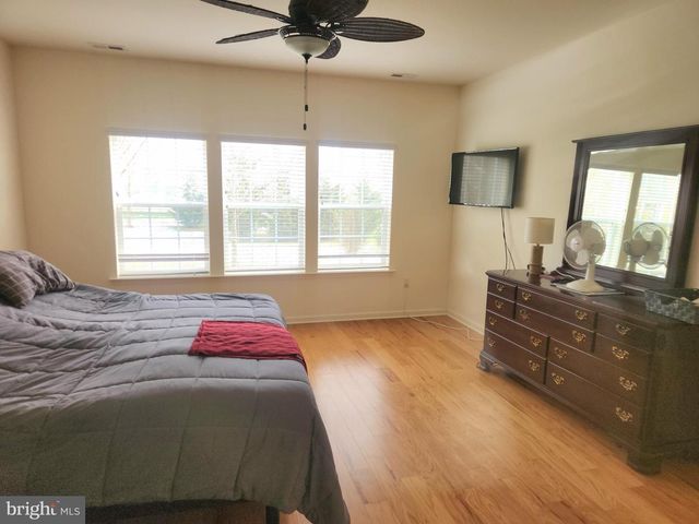 15 SUNRISE LN, Barnegat, NJ 08005