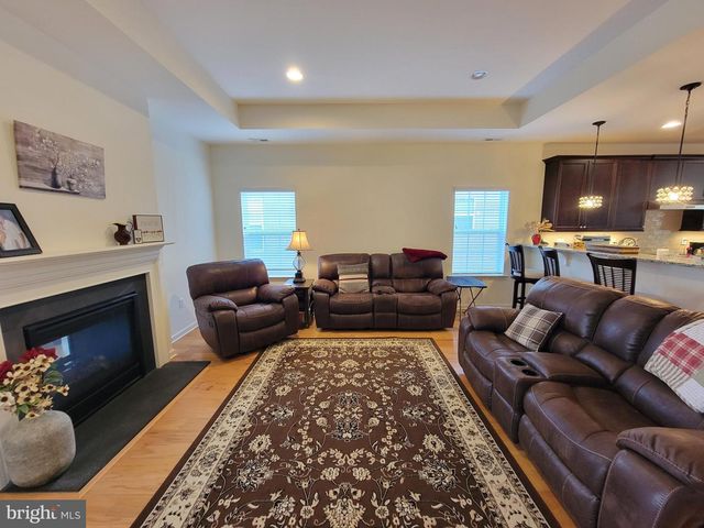 15 SUNRISE LN, Barnegat, NJ 08005