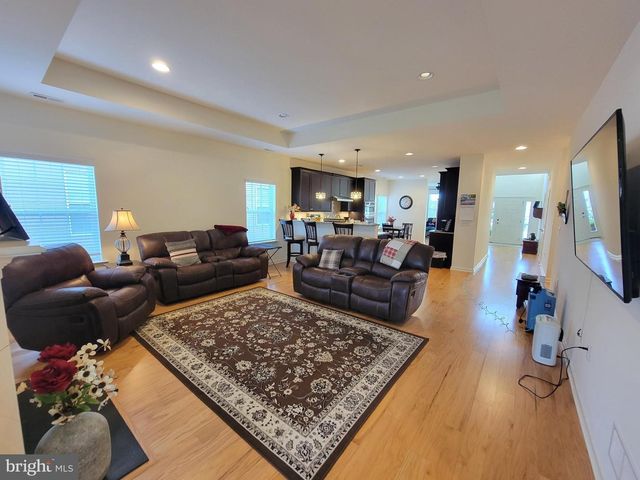 15 SUNRISE LN, Barnegat, NJ 08005