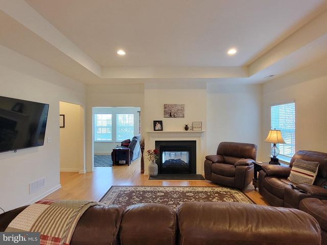 15 SUNRISE LN, Barnegat, NJ 08005