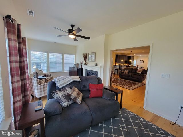 15 SUNRISE LN, Barnegat, NJ 08005