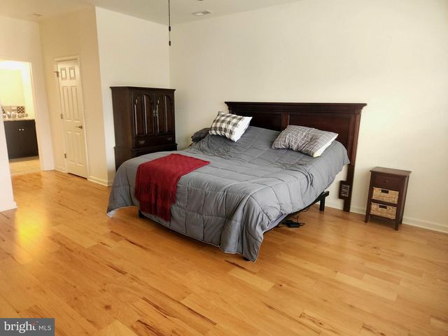 15 SUNRISE LN, Barnegat, NJ 08005
