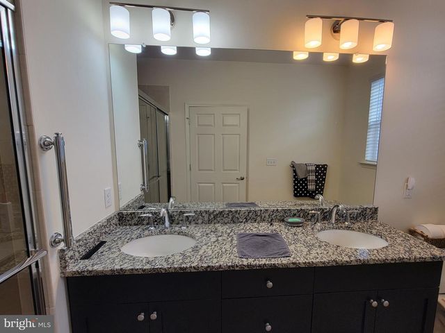 15 SUNRISE LN, Barnegat, NJ 08005