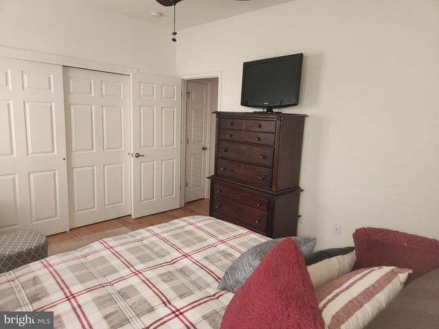 15 SUNRISE LN, Barnegat, NJ 08005