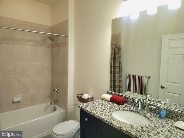 15 SUNRISE LN, Barnegat, NJ 08005