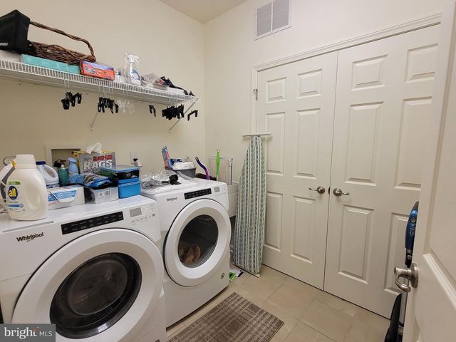 15 SUNRISE LN, Barnegat, NJ 08005