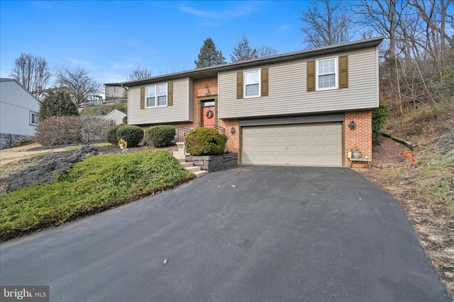 129 GLEN CT, Ephrata, PA 17522