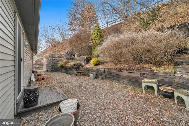 129 GLEN CT, Ephrata, PA 17522