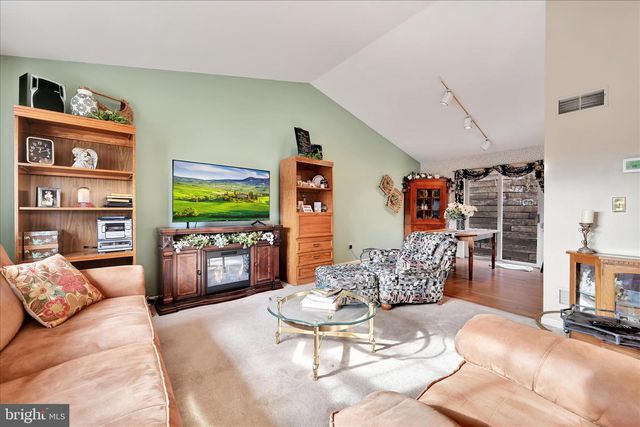 129 GLEN CT, Ephrata, PA 17522