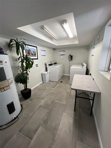 2023 HYDE PARK STREET, Sarasota, FL 34239