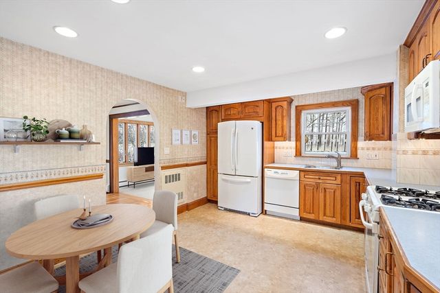 43 Agassiz Ave, Belmont, MA 02478