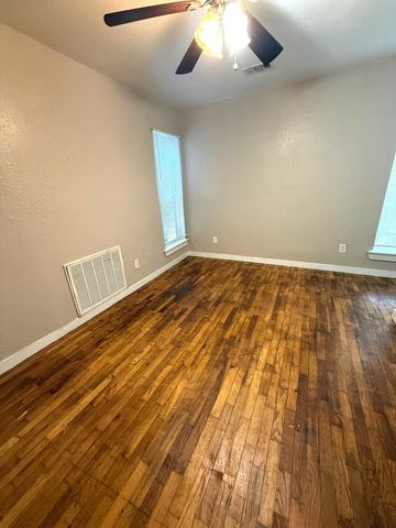 833 W Pecan Street, Sherman, TX 75092