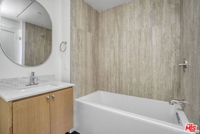 1822 Overland Avenue 302, Los Angeles, CA 90025