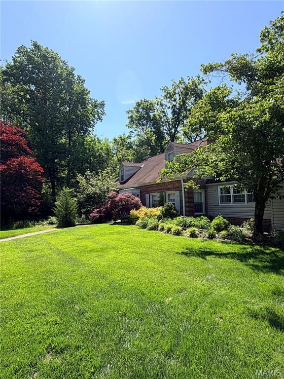 22 Oak Bend Court, St Louis, MO 63124