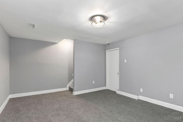 2687 Westwood Northern Boulevard, Cincinnati, OH 45211