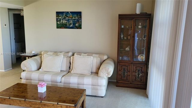 3401 N Country Club Dr 402, Aventura, FL 33180