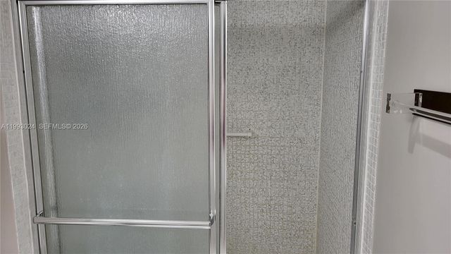 3401 N Country Club Dr 402, Aventura, FL 33180