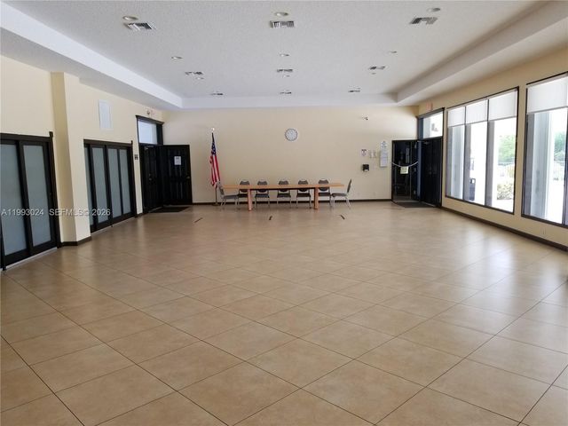 3401 N Country Club Dr 402, Aventura, FL 33180