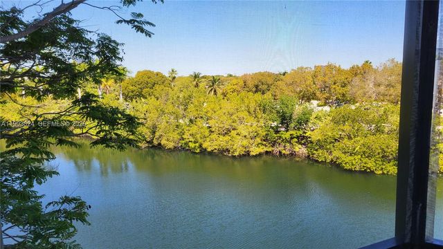 3401 N Country Club Dr 402, Aventura, FL 33180