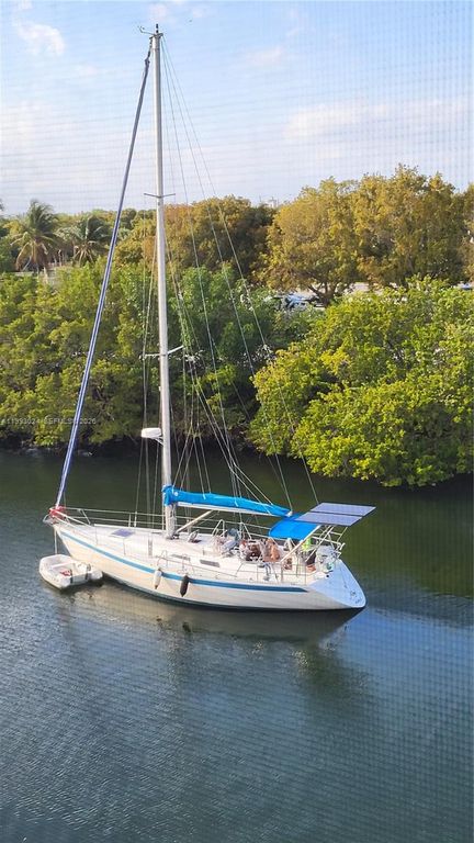 3401 N Country Club Dr 402, Aventura, FL 33180