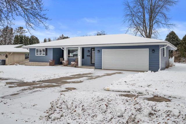 1528 Carmen AVENUE, Sheboygan, WI 53081