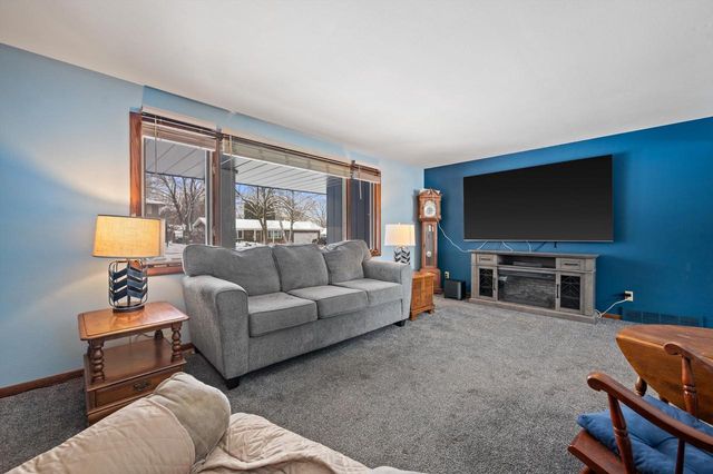 1528 Carmen AVENUE, Sheboygan, WI 53081