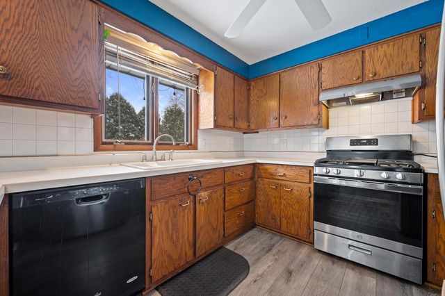 1528 Carmen AVENUE, Sheboygan, WI 53081