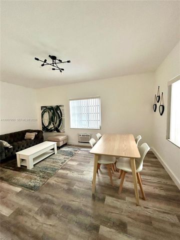 215 30th St 17, Miami Beach, FL 33140