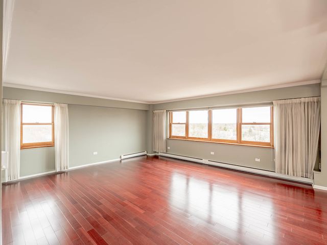 141 N La Grange Road 801, La Grange, IL 60525