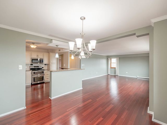 141 N La Grange Road 801, La Grange, IL 60525