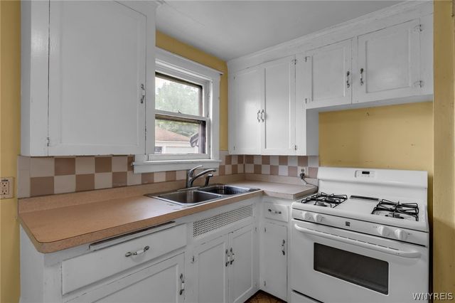 101 Henderson Avenue, Tonawanda, NY 14217