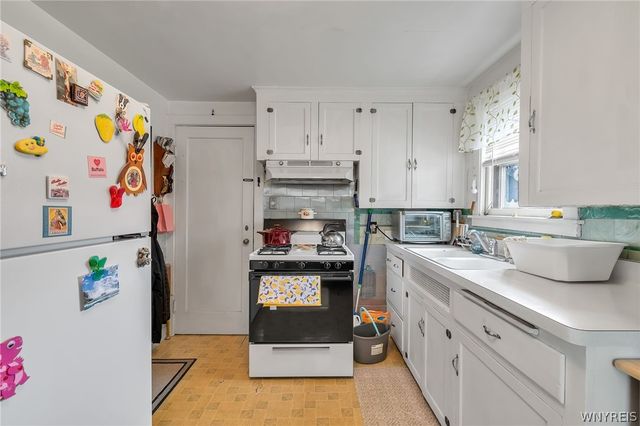 101 Henderson Avenue, Tonawanda, NY 14217