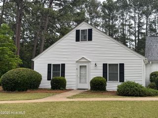 1 Village Green Circle, Southern Pines, NC 28387