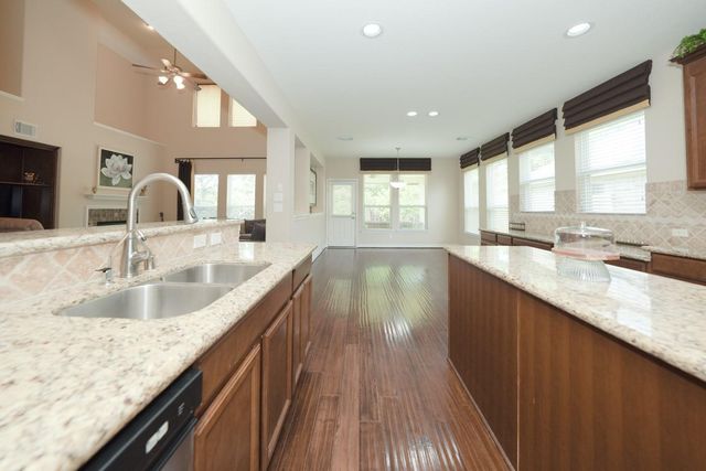 10005 Willowmoor Lane, Brookshire, TX 77423
