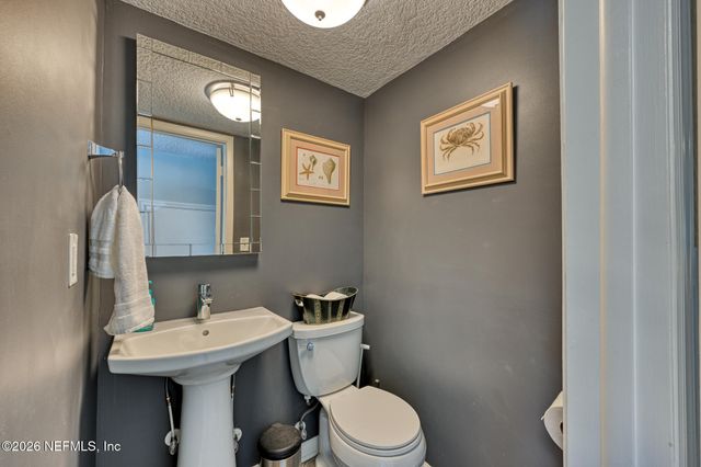 2233 SEMINOLE Road 32, Atlantic Beach, FL 32233