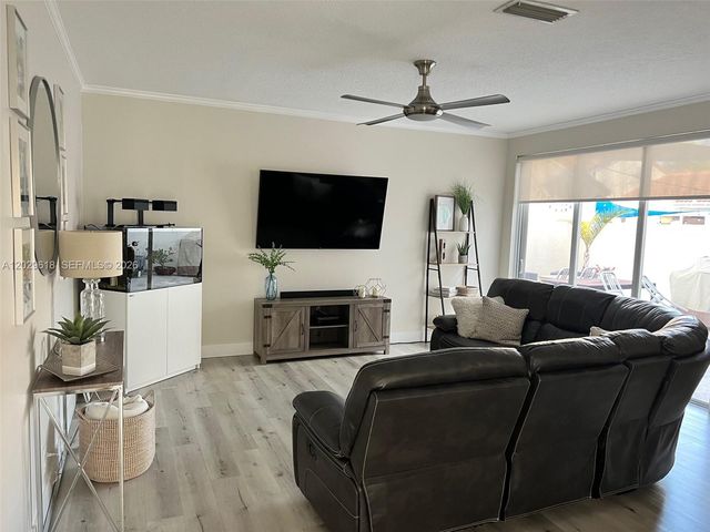 17835 SW 10th Ct, Pembroke Pines, FL 33029