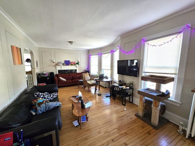 2215 Pleasant Avenue, Minneapolis, MN 55404