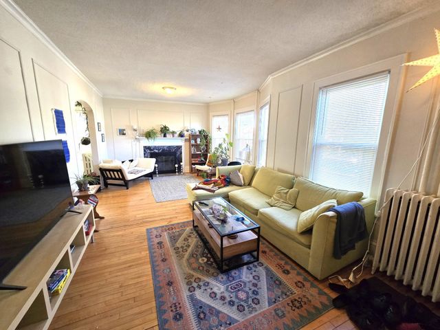 2215 Pleasant Avenue, Minneapolis, MN 55404